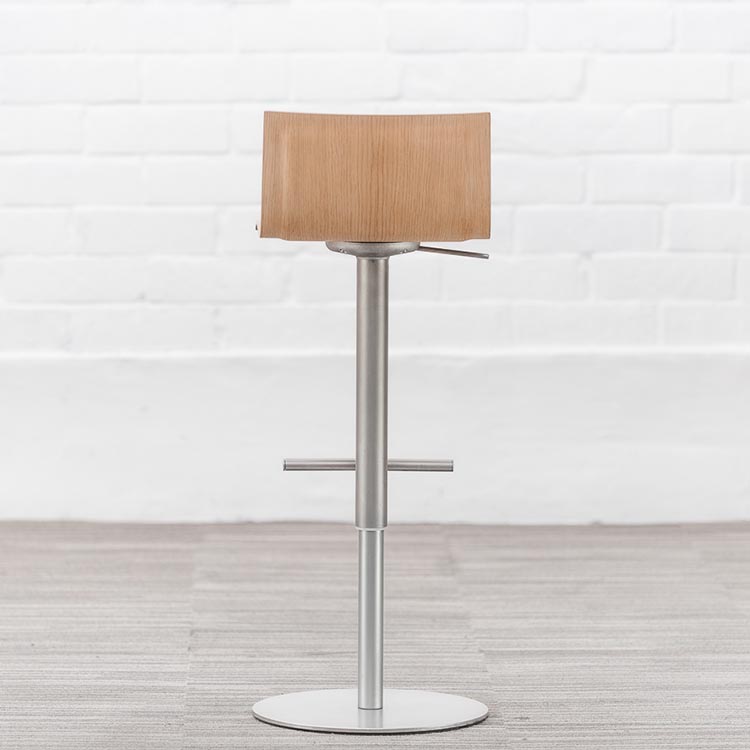 LAPALMA Thin Tabouret de bar pivotant design Kerri Monni - bois clair / acier gris plaque de base – Image 6