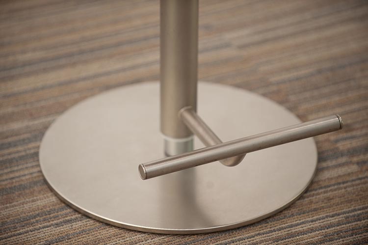 LAPALMA Thin Tabouret de bar pivotant design Kerri Monni - bois clair / acier gris plaque de base – Image 19