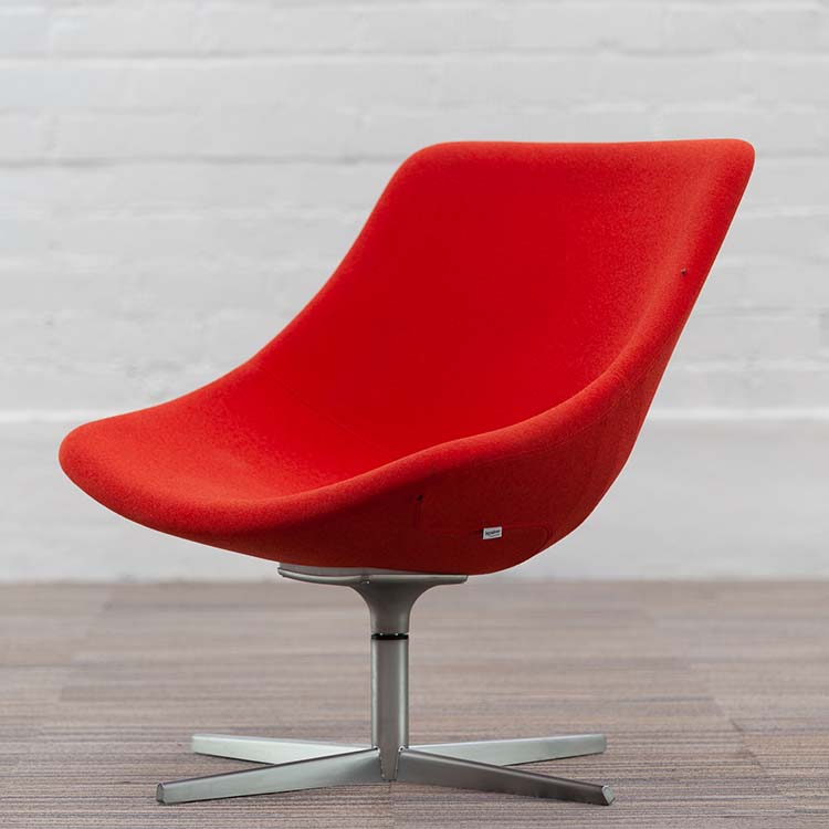 LAPALMA AUKI S113 Chaise lounge design Hee Welling - tissu orange / aluminium base étoile – Image 3