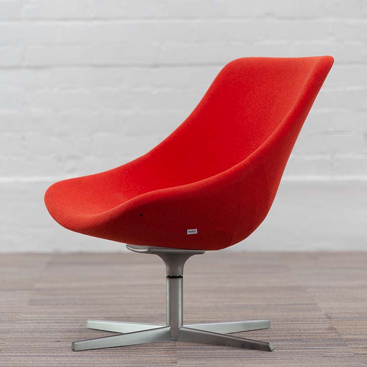 LAPALMA AUKI S113 Chaise lounge design Hee Welling - tissu orange / aluminium base étoile – Image 4