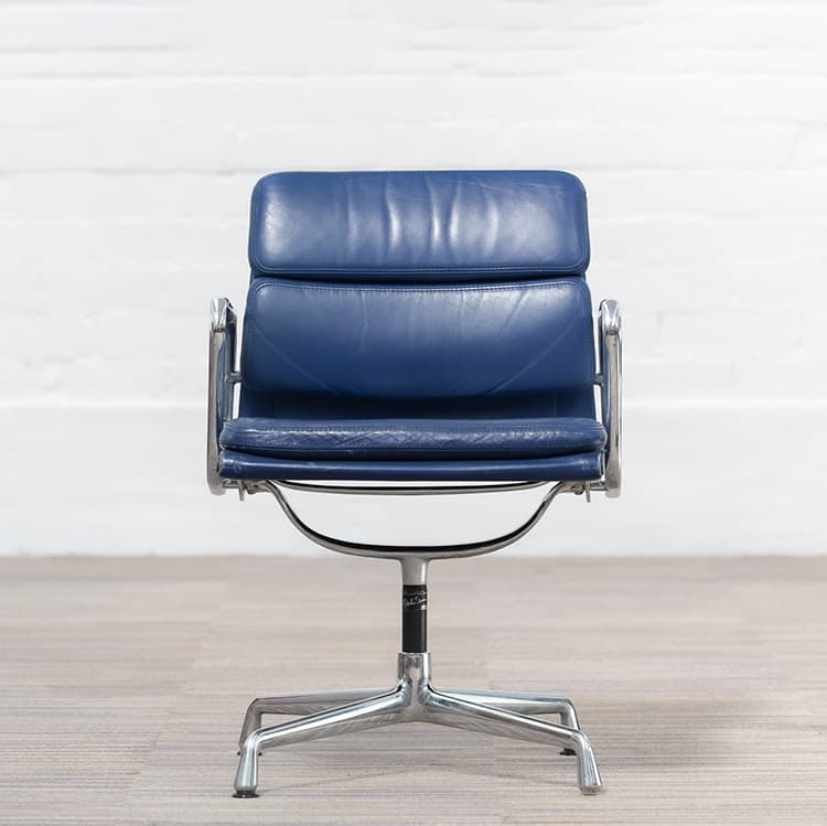 VITRA EA208 soft pad Vergaderstoel design Charles and Ray Eames - blauw leder / chrome sterpoot