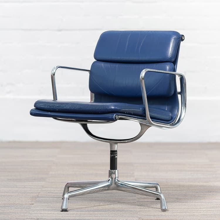 VITRA EA208 soft pad Vergaderstoel design Charles and Ray Eames - blauw leder / chrome sterpoot - Afbeelding 2