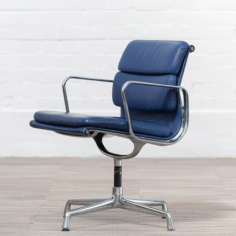 VITRA EA208 soft pad Vergaderstoel design Charles and Ray Eames - blauw leder / chrome sterpoot - Afbeelding 3