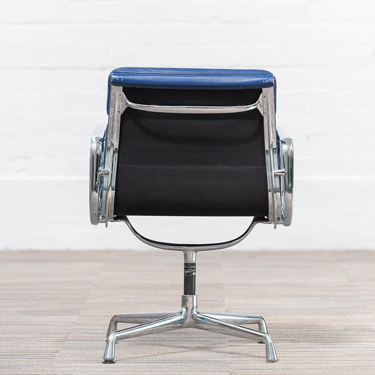 VITRA EA208 soft pad Vergaderstoel design Charles and Ray Eames - blauw leder / chrome sterpoot - Afbeelding 7