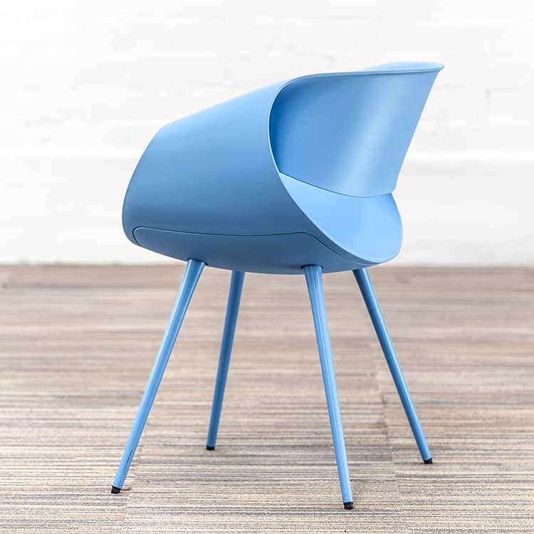 ZÜCO Little Perillo Chaise d’accueil design Martin Ballendat - plastique bleu / quatre pieds – Image 6