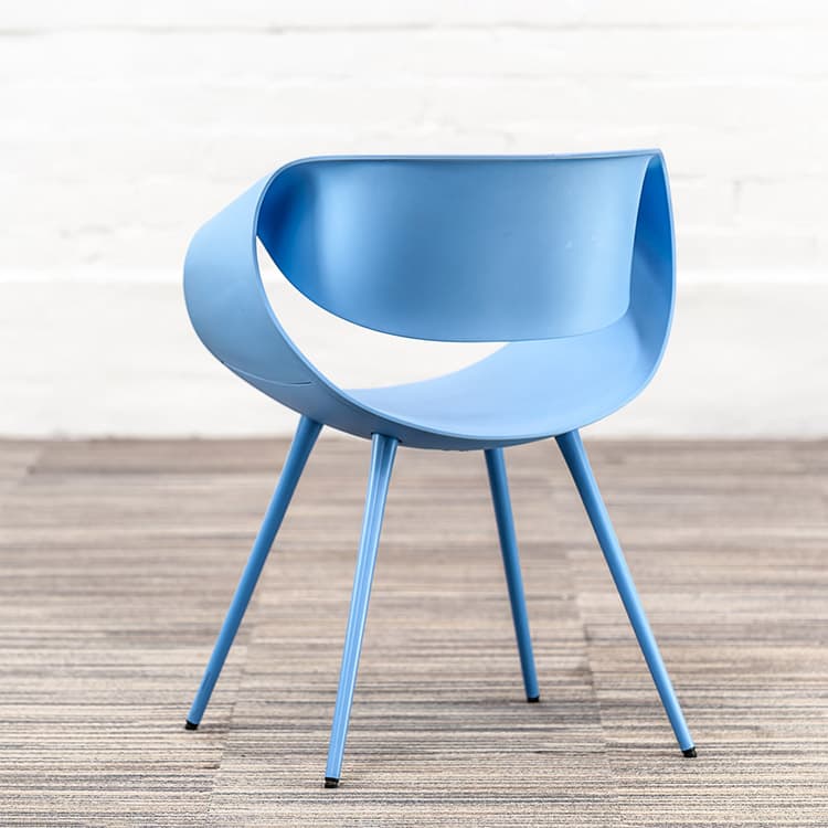 ZÜCO Little Perillo Chaise d’accueil design Martin Ballendat - plastique bleu / quatre pieds – Image 8