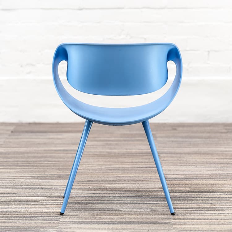ZÜCO Little Perillo Chaise d’accueil design Martin Ballendat - plastique bleu / quatre pieds – Image 9