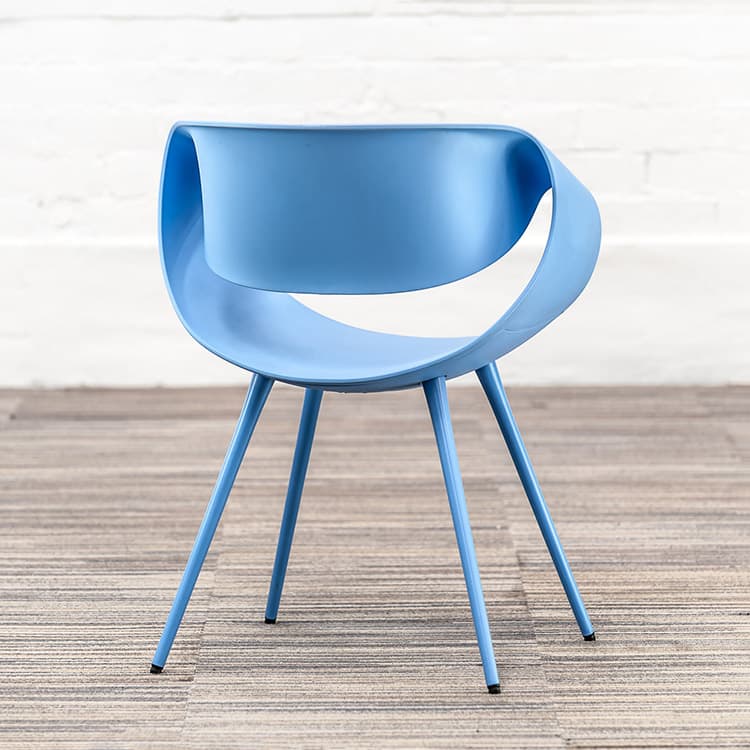 ZÜCO Little Perillo Chaise d’accueil design Martin Ballendat - plastique bleu / quatre pieds – Image 10