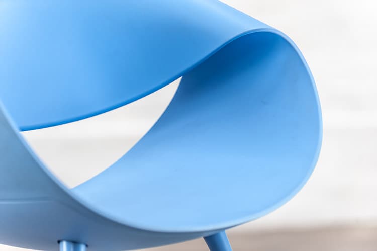 ZÜCO Little Perillo Chaise d’accueil design Martin Ballendat - plastique bleu / quatre pieds – Image 16