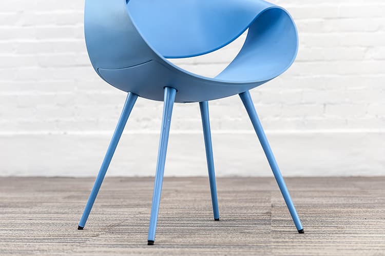 ZÜCO Little Perillo Chaise d’accueil design Martin Ballendat - plastique bleu / quatre pieds – Image 18
