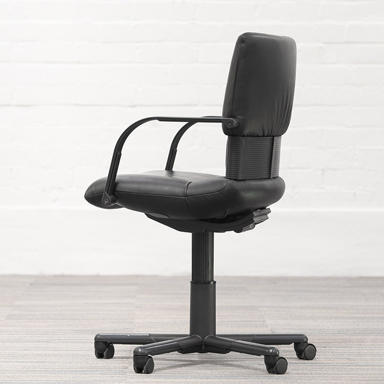 VITRA Figura Bureaustoel design Mario Bellini - zwart leer / zwart metaal kruisvoet - Afbeelding 6