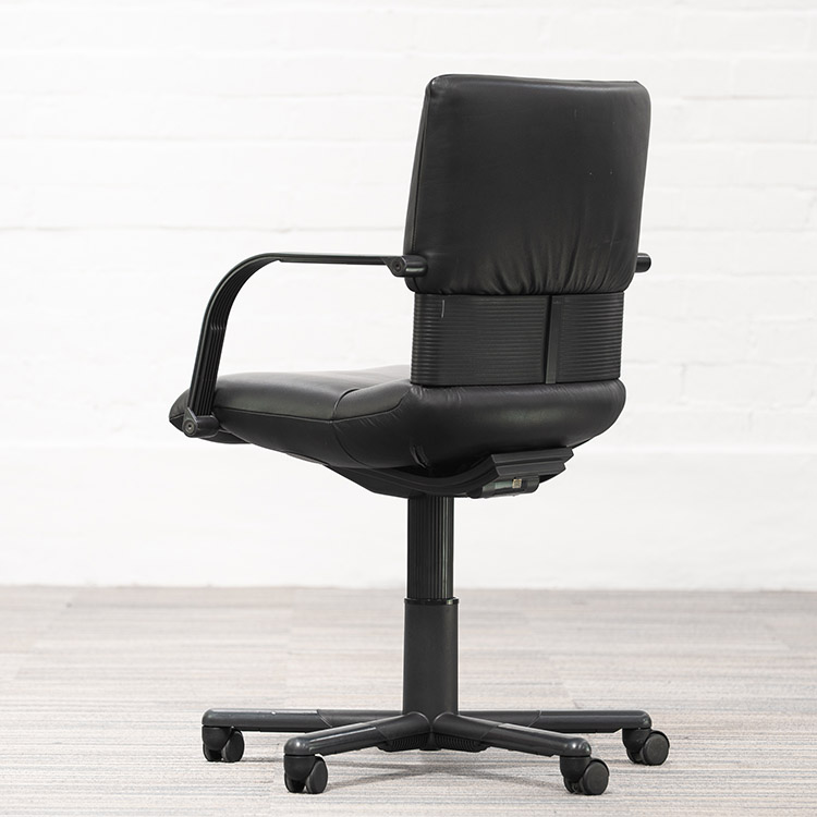 VITRA Figura Bureaustoel design Mario Bellini - zwart leer / zwart metaal kruisvoet - Afbeelding 7