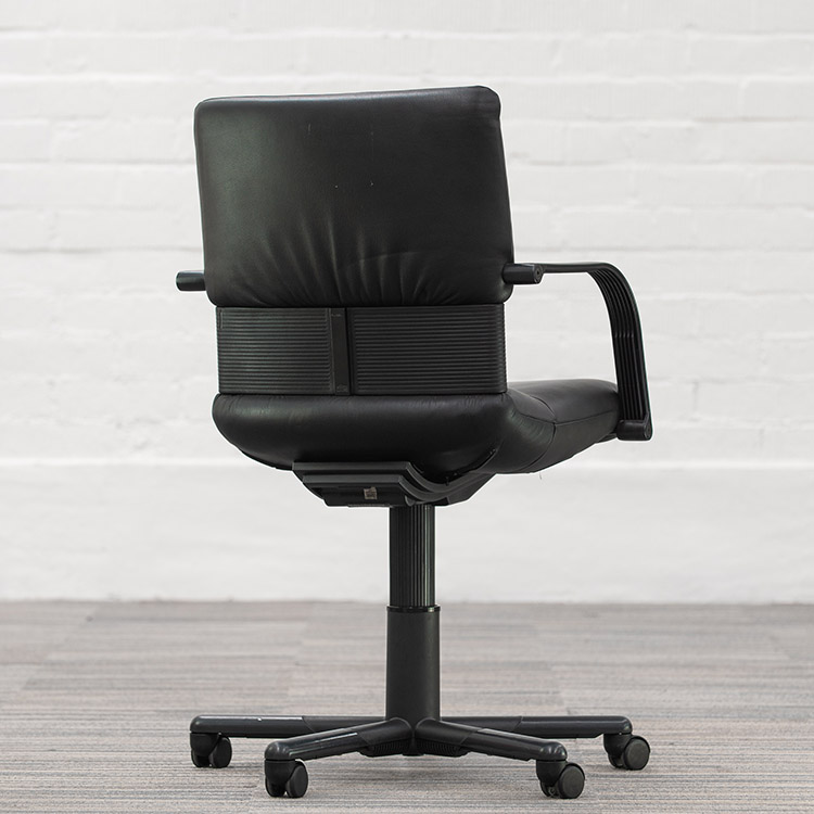 VITRA Figura Bureaustoel design Mario Bellini - zwart leer / zwart metaal kruisvoet - Afbeelding 9