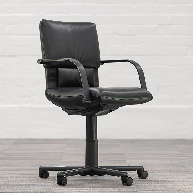 VITRA Figura Bureaustoel design Mario Bellini - zwart leer / zwart metaal kruisvoet - Afbeelding 12