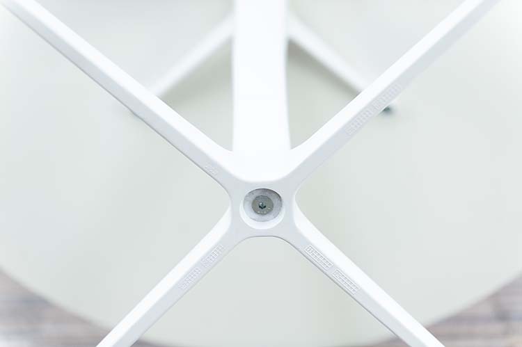 ARPER Fred Coffee Table Table basse B80xD80xH51 - mélamine blanche / métal blanc – Image 6