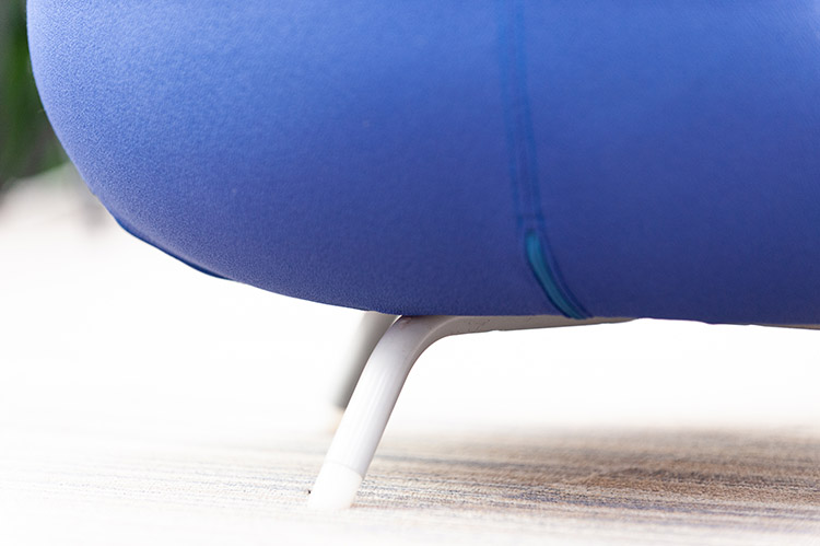 ALLERMUIR Pebble A620 Scalloped Stool Poef B68xL68xH43 - blauw stof / grijs metaal vierpoot - Afbeelding 9