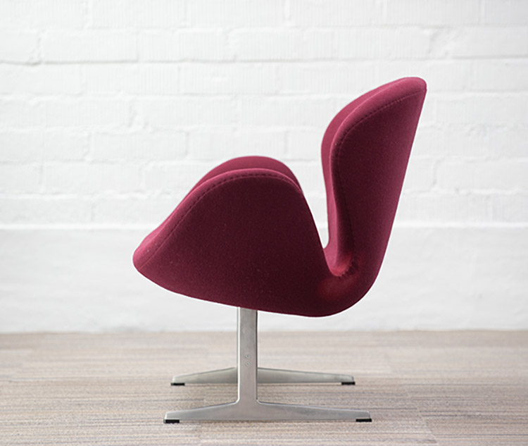 FRITZ HANSEN Swan Sofa Settee 2-Seater Bench design Arne Jacobsen B143xD63xH77 - burgundy fabric / grey metal - Image 3
