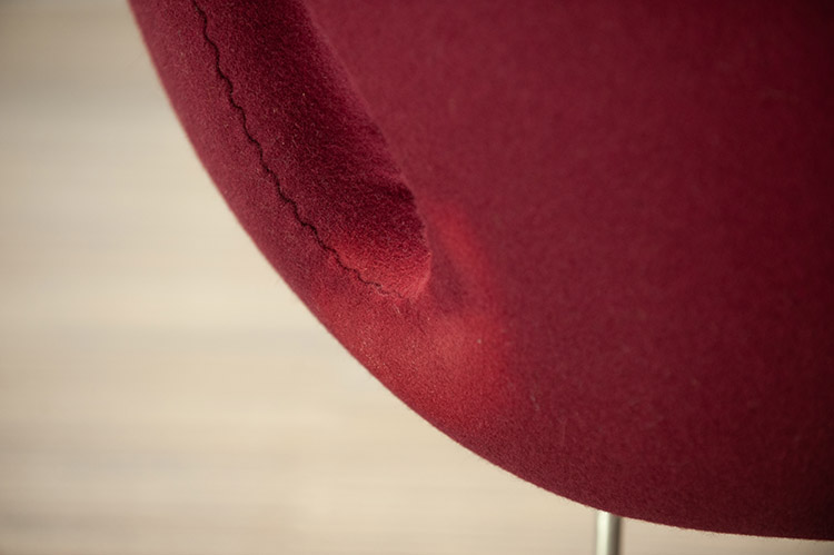 FRITZ HANSEN Swan Sofa Settee 2-Seater Bench design Arne Jacobsen B143xD63xH77 - burgundy fabric / grey metal - Image 20