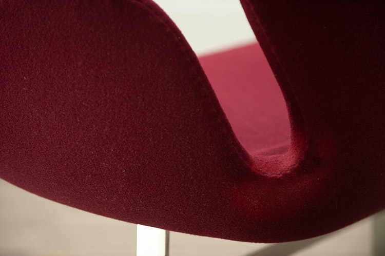 FRITZ HANSEN Swan Sofa Settee 2-Seater Bench design Arne Jacobsen B143xD63xH77 - burgundy fabric / grey metal - Image 21