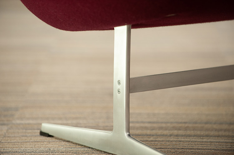FRITZ HANSEN Swan Sofa Settee 2-Seater Bench design Arne Jacobsen B143xD63xH77 - burgundy fabric / grey metal - Image 23