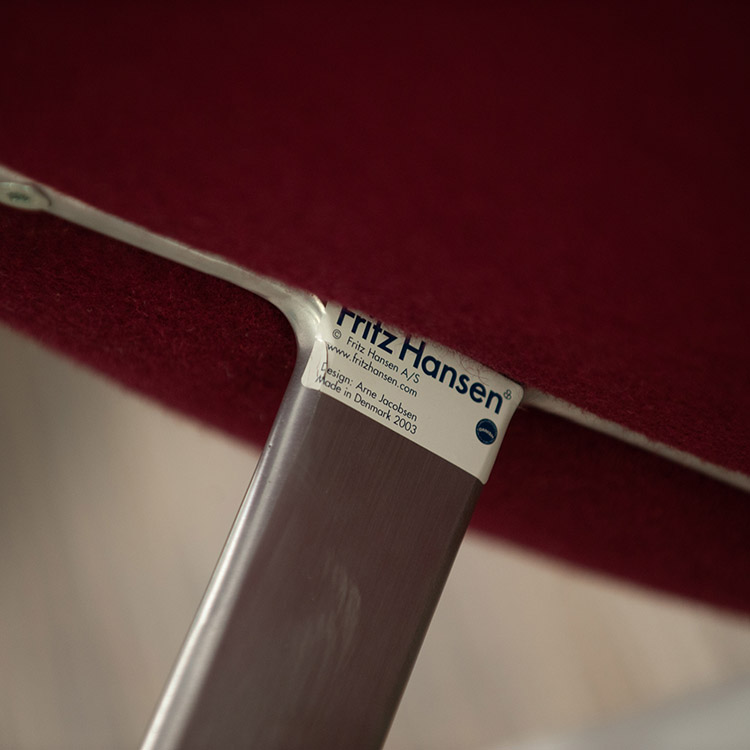 FRITZ HANSEN Swan Sofa Settee 2-Seater Bench design Arne Jacobsen B143xD63xH77 - burgundy fabric / grey metal - Image 27