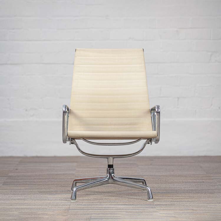 HERMAN MILLER EA116 Fauteuil de direction vintage années 1970 design Charles and Ray Eames - tissu beige / chrome base étoile