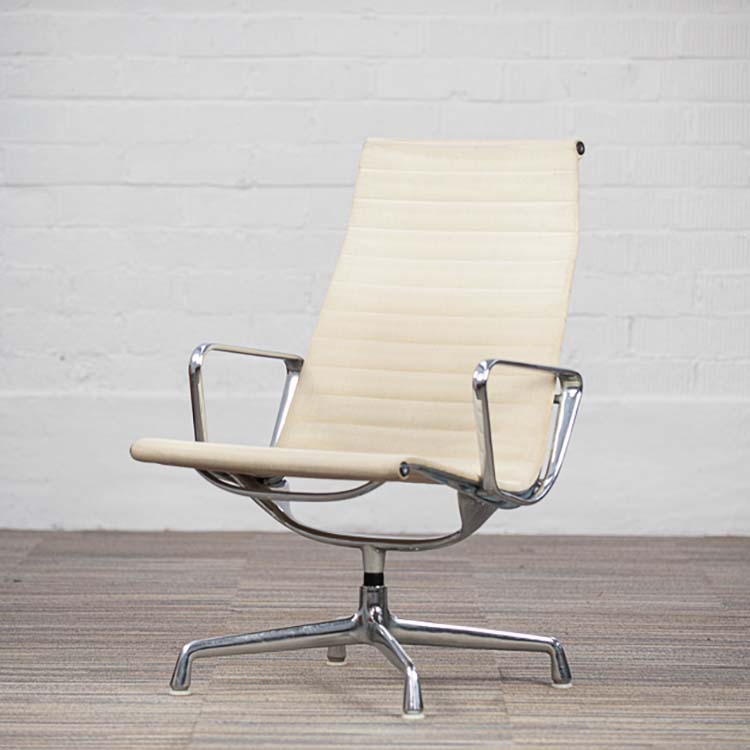 HERMAN MILLER EA116 Fauteuil de direction vintage années 1970 design Charles and Ray Eames - tissu beige / chrome base étoile – Image 2