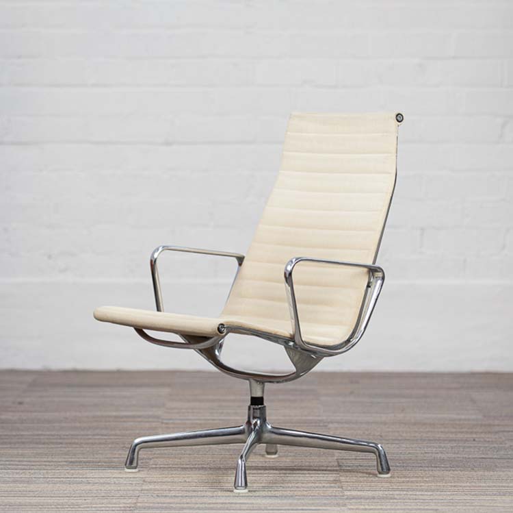 HERMAN MILLER EA116 Fauteuil de direction vintage années 1970 design Charles and Ray Eames - tissu beige / chrome base étoile – Image 3