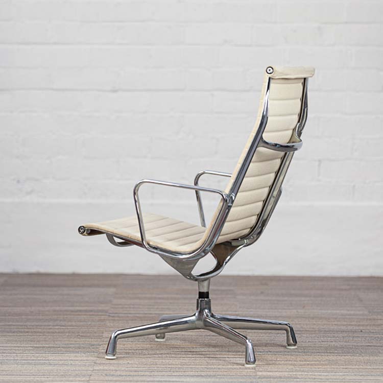 HERMAN MILLER EA116 Fauteuil de direction vintage années 1970 design Charles and Ray Eames - tissu beige / chrome base étoile – Image 5