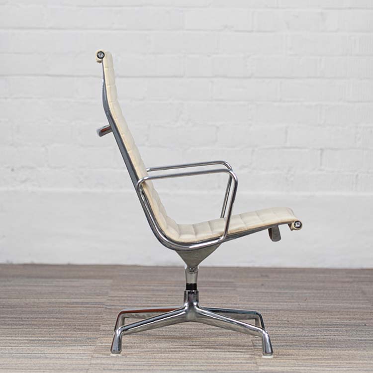 HERMAN MILLER EA116 Fauteuil de direction vintage années 1970 design Charles and Ray Eames - tissu beige / chrome base étoile – Image 10