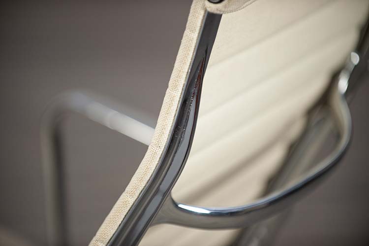 HERMAN MILLER EA116 Fauteuil de direction vintage années 1970 design Charles and Ray Eames - tissu beige / chrome base étoile – Image 23