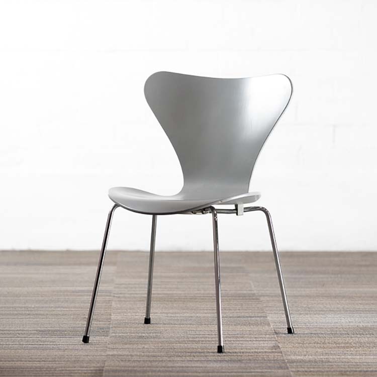 FRITZ HANSEN Series 7 Reception Chair design Arne Jacobsen stackable - gray wood / chrome four-leg - Image 3
