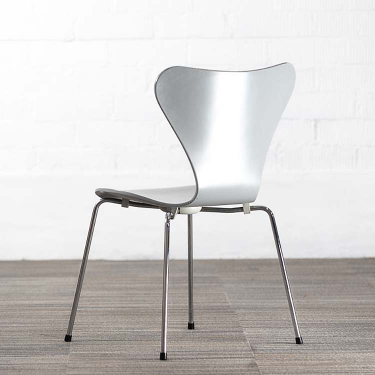 FRITZ HANSEN Series 7 Reception Chair design Arne Jacobsen stackable - gray wood / chrome four-leg - Image 7