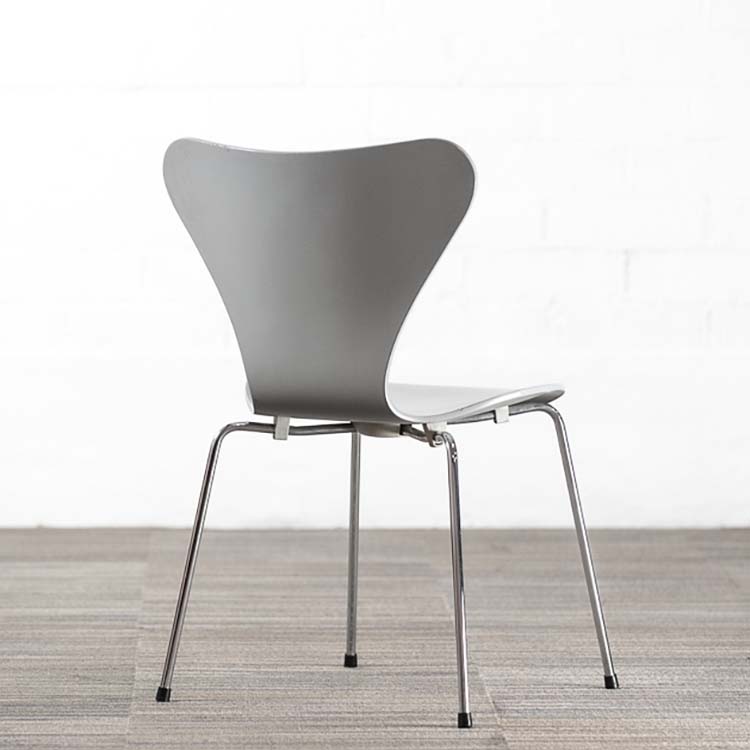 FRITZ HANSEN Series 7 Reception Chair design Arne Jacobsen stackable - gray wood / chrome four-leg - Image 9