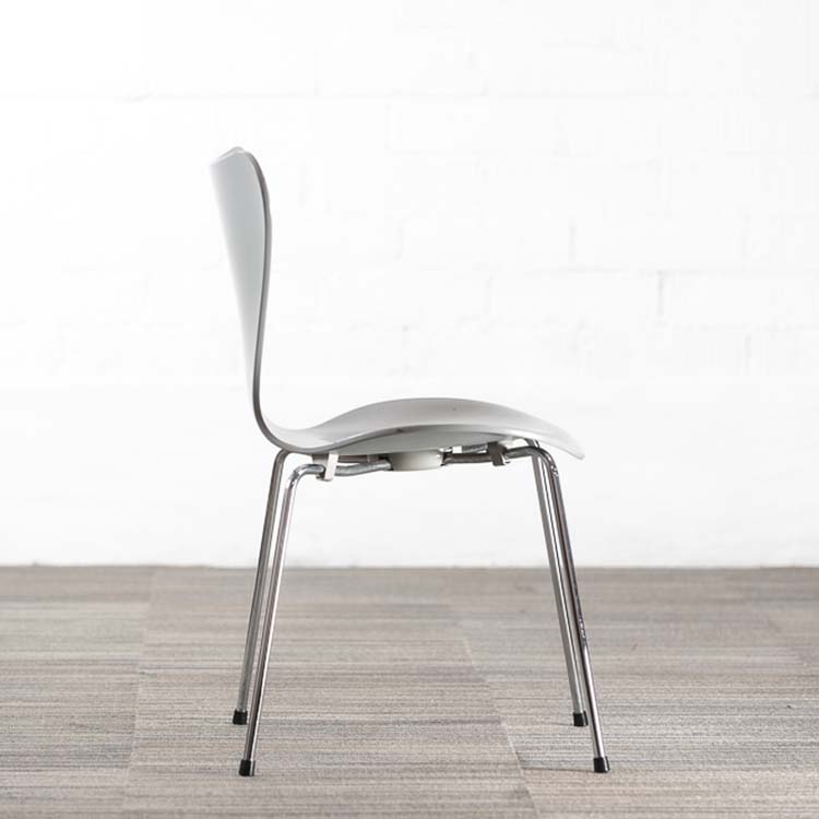 FRITZ HANSEN Series 7 Reception Chair design Arne Jacobsen stackable - gray wood / chrome four-leg - Image 12