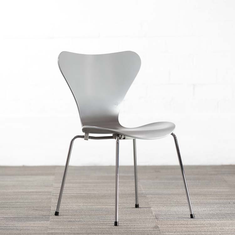 FRITZ HANSEN Series 7 Reception Chair design Arne Jacobsen stackable - gray wood / chrome four-leg - Image 14