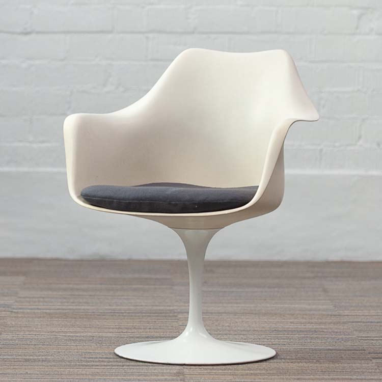 KNOLL Tulip Armchair vintage Chaise de réunion original années 1960 design Eero Saarinen - plastique blanc / tissu bleu / métal blanc plaque de base – Image 2
