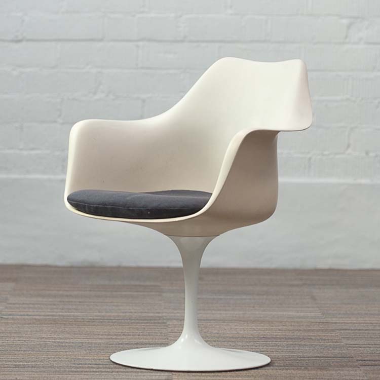 KNOLL Tulip Armchair vintage Chaise de réunion original années 1960 design Eero Saarinen - plastique blanc / tissu bleu / métal blanc plaque de base – Image 3