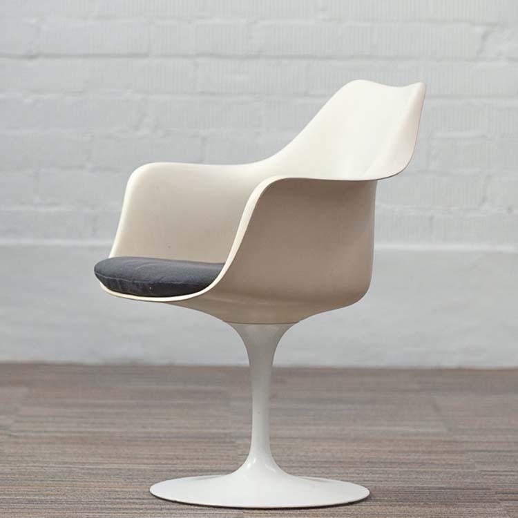 KNOLL Tulip Armchair vintage Chaise de réunion original années 1960 design Eero Saarinen - plastique blanc / tissu bleu / métal blanc plaque de base – Image 4