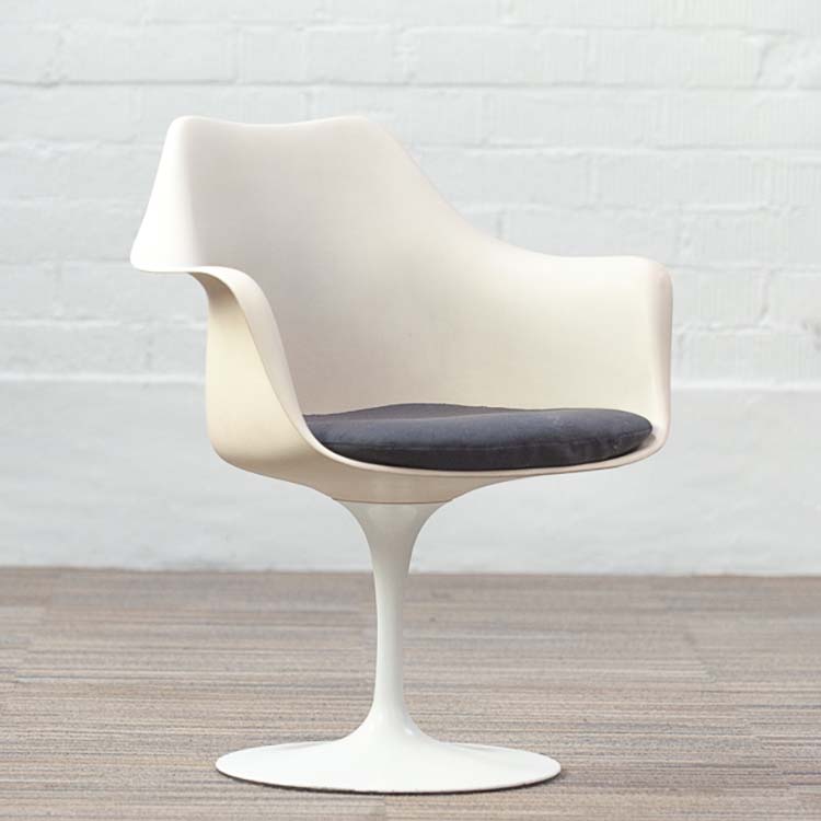KNOLL Tulip Armchair vintage Chaise de réunion original années 1960 design Eero Saarinen - plastique blanc / tissu bleu / métal blanc plaque de base – Image 12