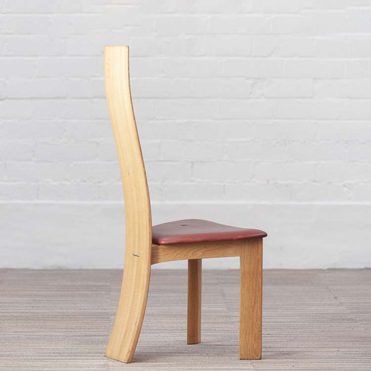 ROB & DRIES VAN DEN BERGHE Dining chairs Vergaderstoel design Rob & Dries Van den Berghe - donkerrood leder / hout driepoot - Afbeelding 10