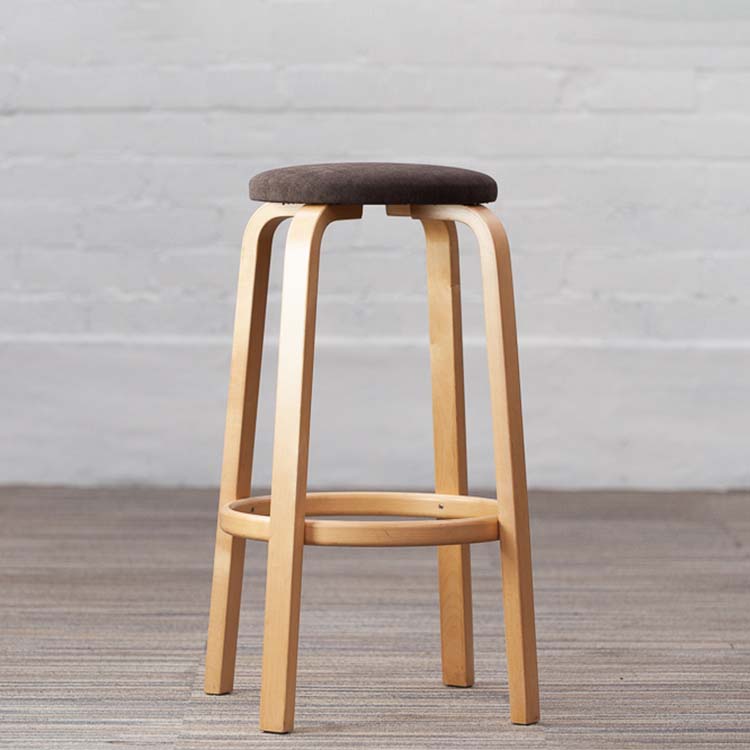 ARTEK Bar Stool 64 Tabouret de bar retapissé design Alvar Aalto - tissu marron / bois clair quatre pieds – Image 3