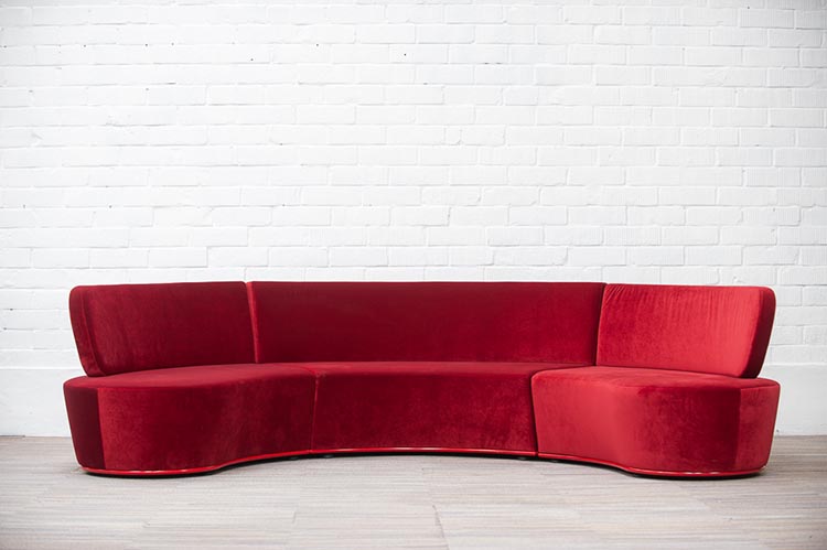 DEBERENN Pinto Lounge Sofa design David Fox - red velvet / black plastic four-leg - Image 3