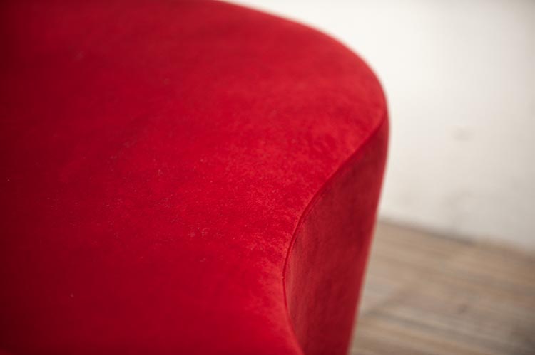 DEBERENN Pinto Lounge Sofa design David Fox - red velvet / black plastic four-leg - Image 11