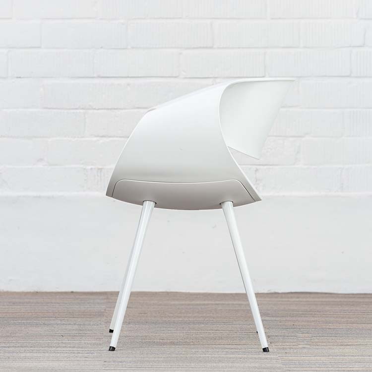 ZÜCO Little Perillo Chaise d’accueil design Martin Bellendat - plastique blanc / métal blanc quatre pieds – Image 3