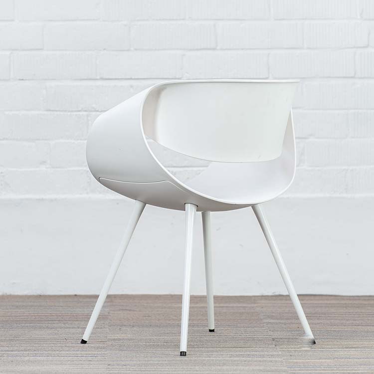 ZÜCO Little Perillo Chaise d’accueil design Martin Bellendat - plastique blanc / métal blanc quatre pieds – Image 4