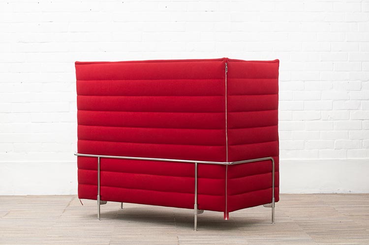 VITRA Alcove Sofa Banc 2 places design Ronan & Erwan Bouroullec B155xD88xH137 - tissu rouge et rouge foncé / chrome quatre pieds – Image 6