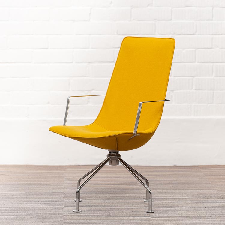LAMMHULTS Comet Easy Chair Chaise lounge design Gunilla Allard - tissu jaune ocre / chrome quatre pieds – Image 2