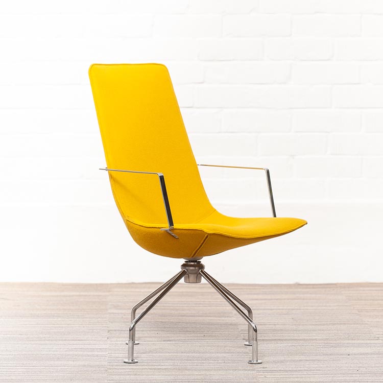 LAMMHULTS Comet Easy Chair Chaise lounge design Gunilla Allard - tissu jaune ocre / chrome quatre pieds – Image 11