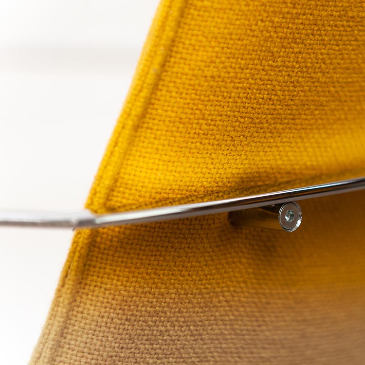 LAMMHULTS Comet Easy Chair Chaise lounge design Gunilla Allard - tissu jaune ocre / chrome quatre pieds – Image 22